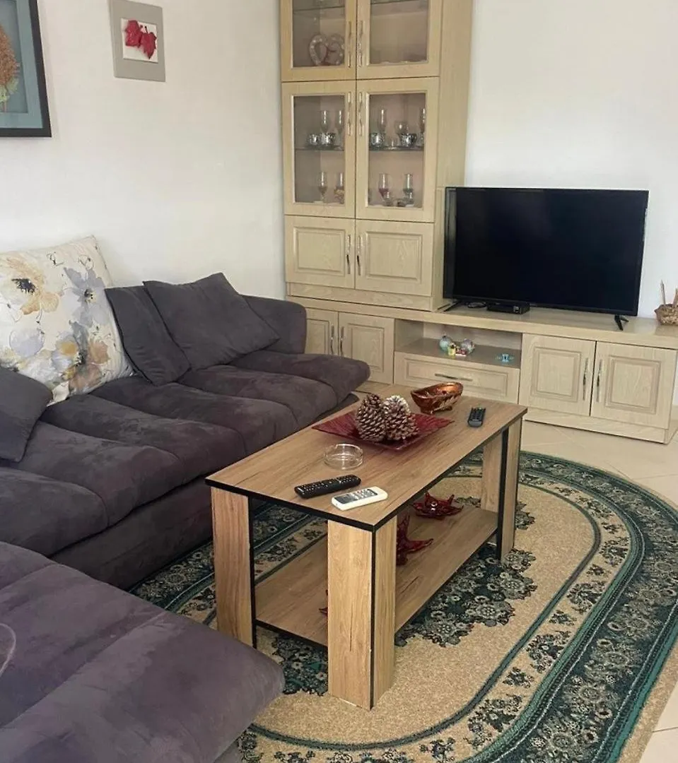 Qafoku Guesthouse Zhaban Apartament